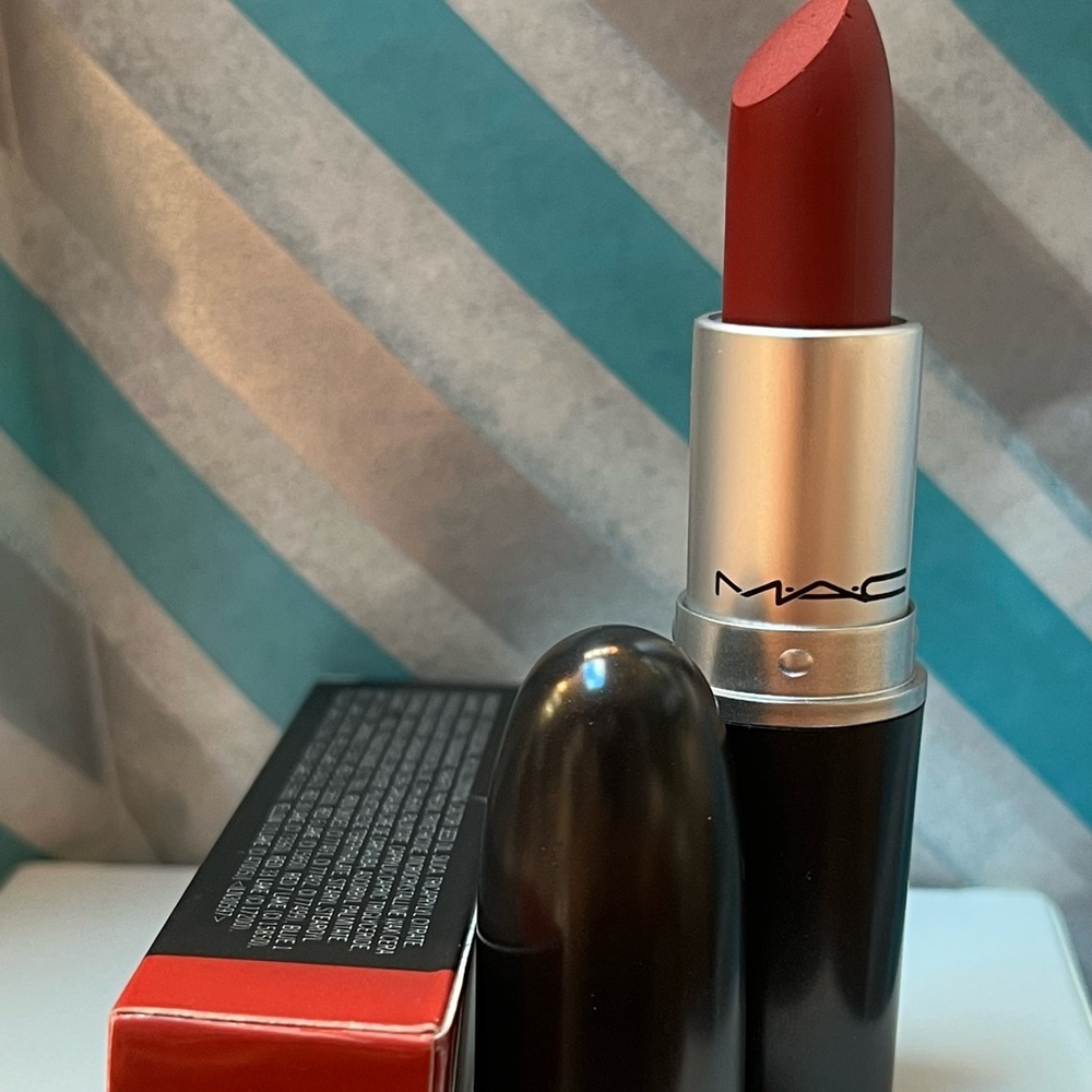 M.A.C Matte Lipstick, 612 Russian Red - Picture 4 of 5